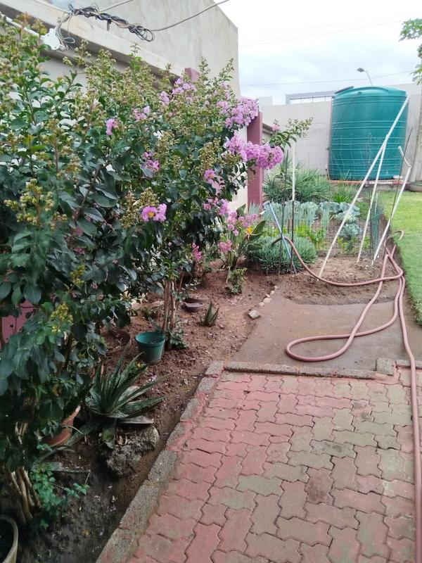 2 Bedroom Property for Sale in Tlhabane North West